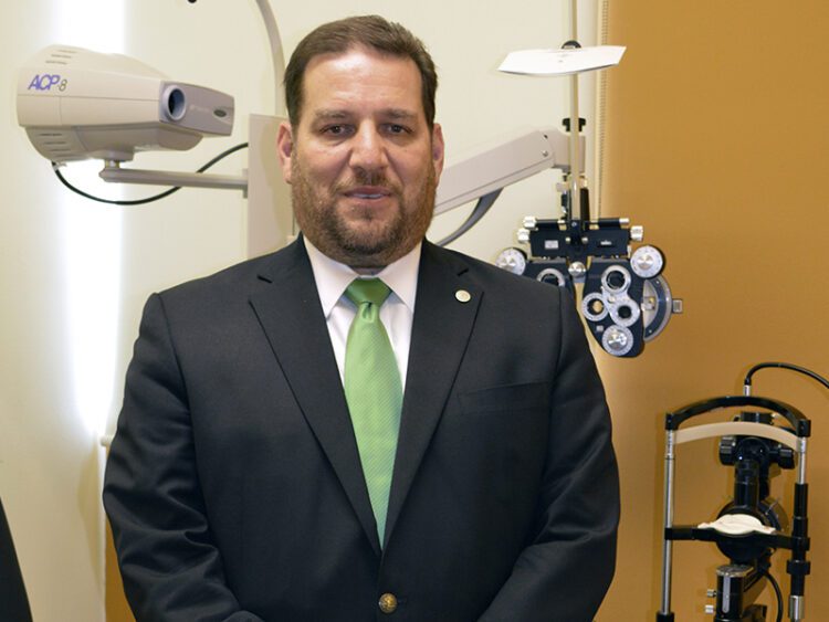 Dr. Jorge E. Valdez, director de Educación en el Consejo Médico de ATENEA