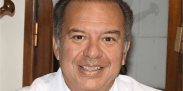 Avances en cirugía de córnea a lo largo de las décadas: un viaje a través de la historia y la innovación