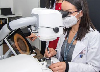 La simulación de cirugía de catarata es clave para la educación en oftalmología