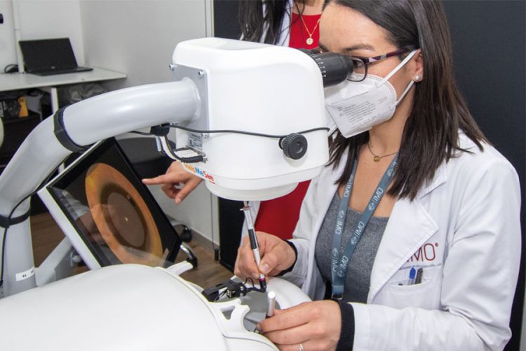 La simulación de cirugía de catarata es clave para la educación en oftalmología