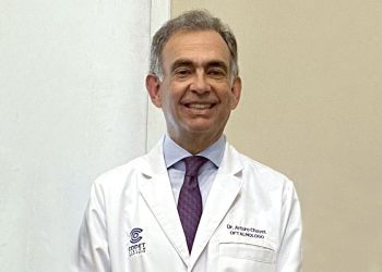 El Dr. Arturo Chayet habla sobre ANTERION® swept-source OCT