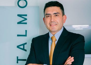 Implante de Lentes Intraoculares RayOne EMV: una perspectiva práctica