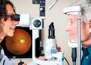 Estudio examina la calidad y la empatía de las consultas de retina por IA