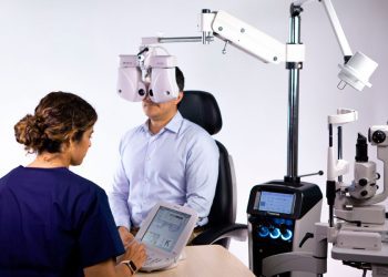 Topcon incorpora tecnología digital avanzada al nuevo soporte para instrumentos oftálmicos IS-6500