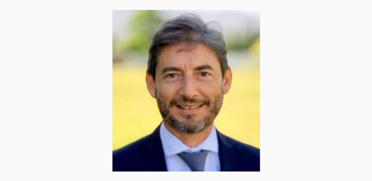 ¿Sabe cuál es la prevalencia de quistes en el sulcus ciliar de sus pacientes miopes? Relevancia en implantes fáquicos de cámara posterior