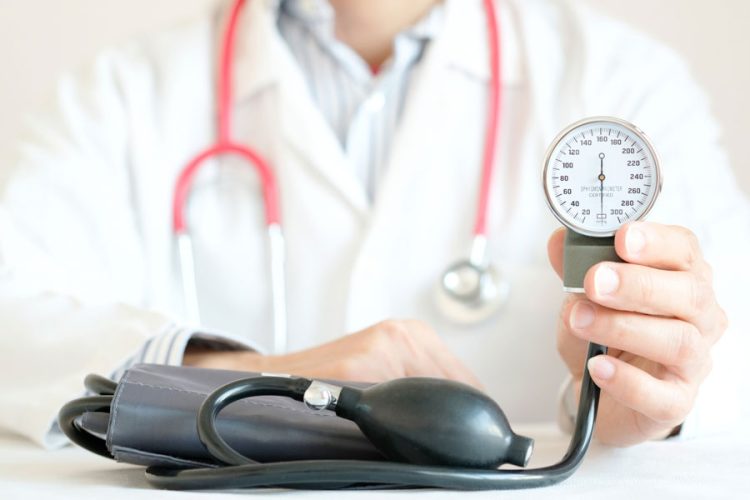 Controlar la hipertensión puede ayudar a retrasar la RD
