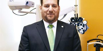 Éxito en ESCRS 2024: Un análisis en el Podcast “Entre oftalmólogos con el Dr. Viteri”