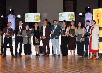 Laboratorios Sophia reconoce la excelencia con el Premio al Mérito