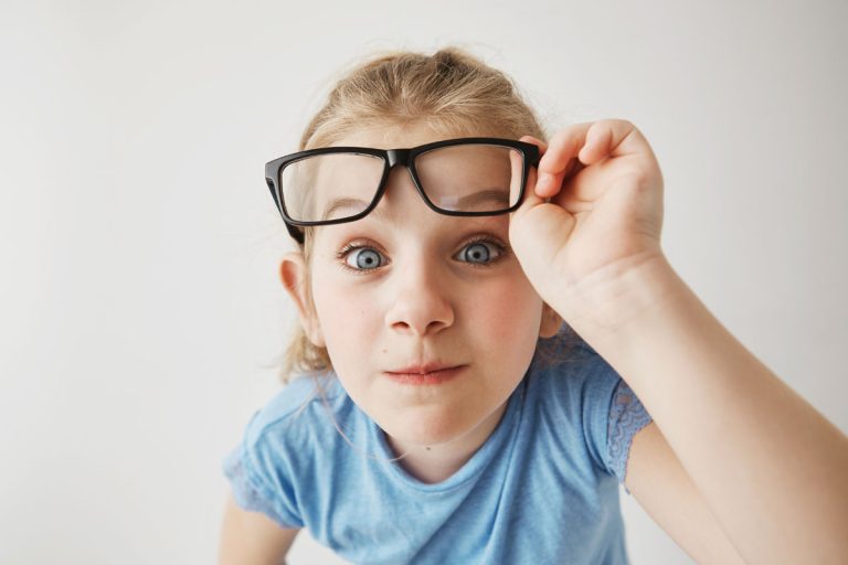 Una foto del ojo podría predecir la miopía grave en niños